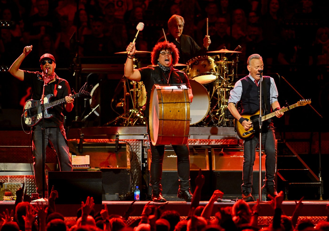 Bruce Springsteen calls out the White House and announces a protest festival | iNFOnews.ca