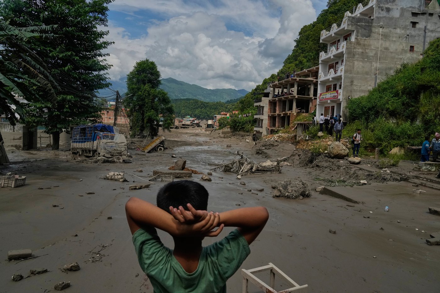 At least 98 killed and hundreds missing after flash floods in Nepal and China | iNFOnews.ca At least 98 killed and hundreds missing after flash floods in Nepal and China | iNFOnews.ca