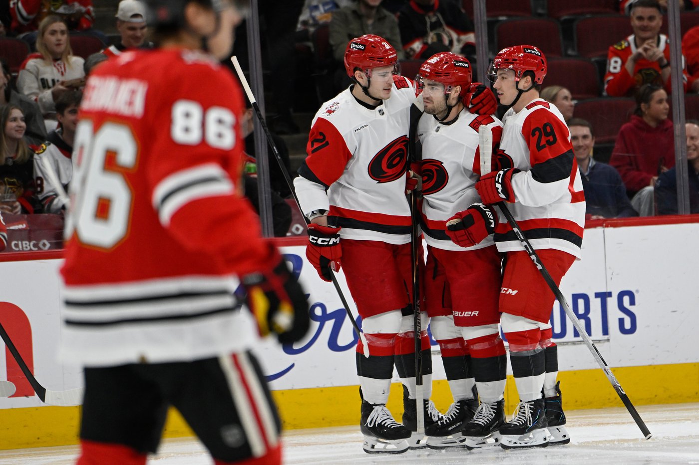 Stankoven, Jankowski score twice as the Hurricanes rout the Blackhawks 7-2 | iNFOnews.ca