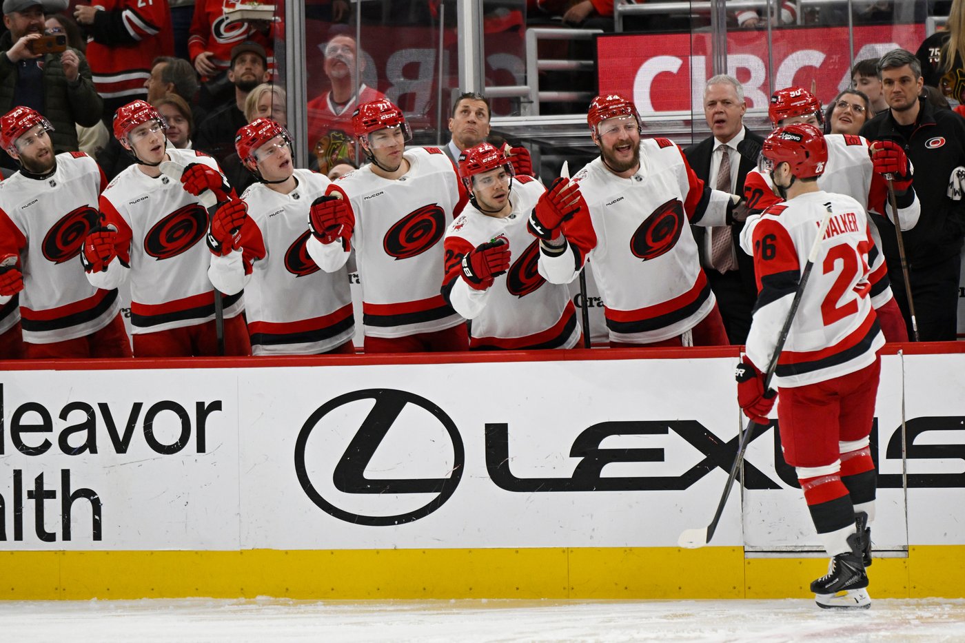Stankoven, Jankowski score twice as the Hurricanes rout the Blackhawks 7-2 | iNFOnews.ca