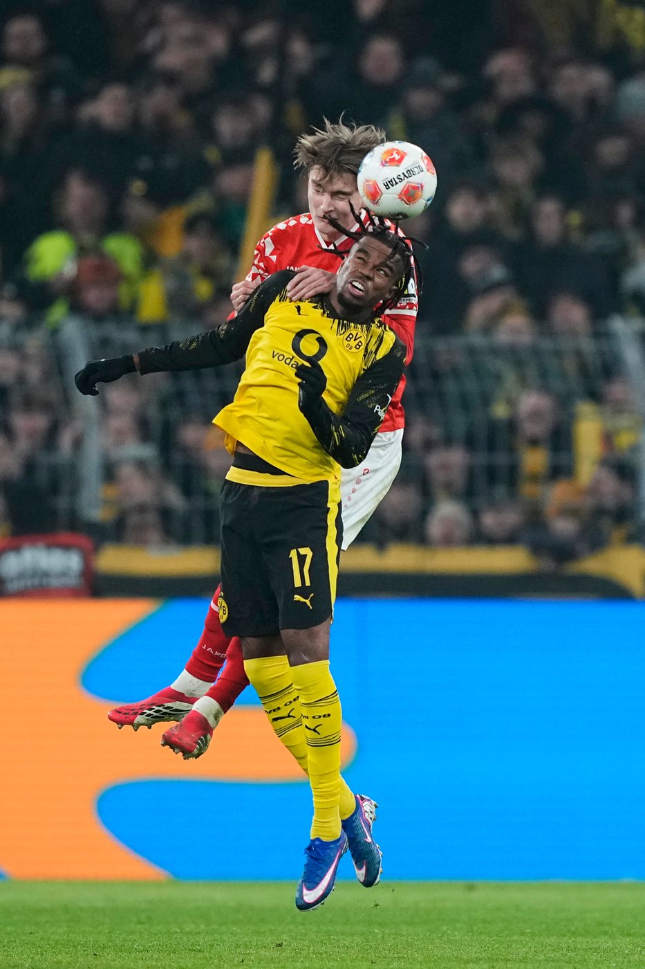 Three first-half headers put Dortmund on the way to win over Mainz | iNFOnews.ca