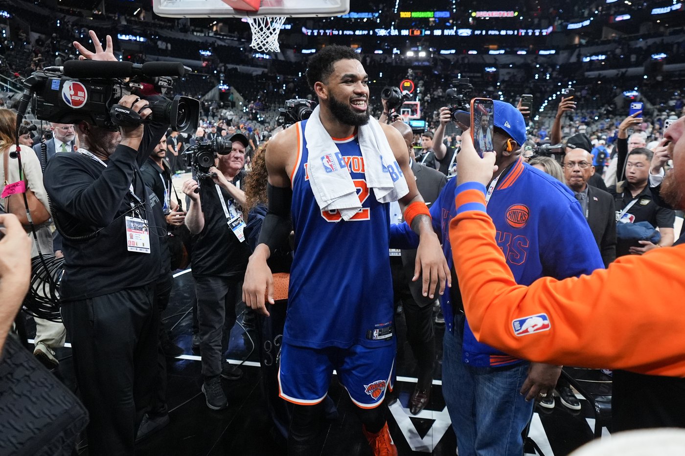 Wemby misses at the end, Knicks beat Spurs 105-104 for 2-0 lead in NBA Finals | iNFOnews.ca