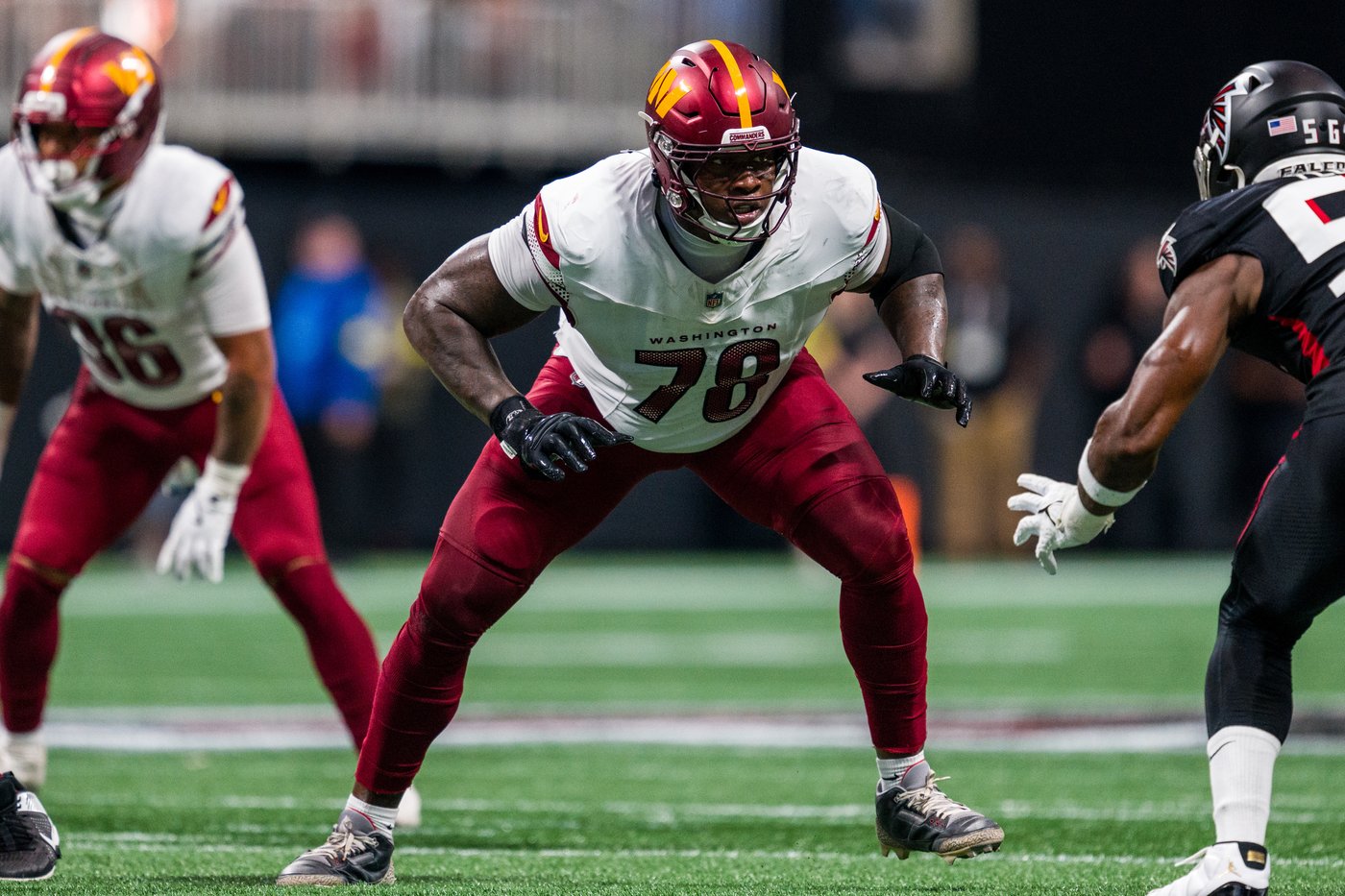 Commanders re-sign LT Laremy Tunsil and add CB Amik Robertson, AP source says | iNFOnews.ca