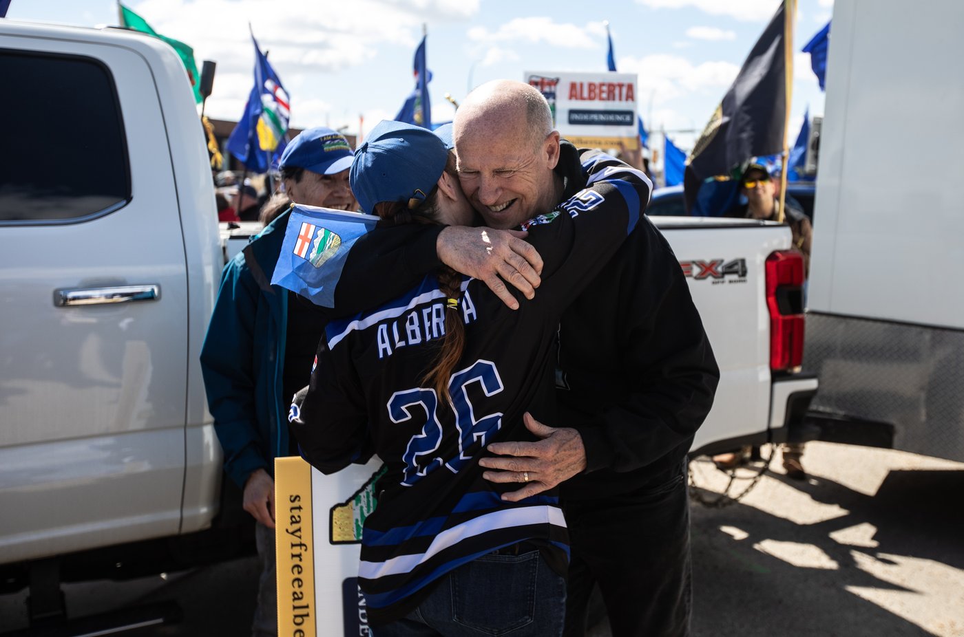 'First step': Alberta separatists deliver referendum petition, tout 300K signatures | iNFOnews.ca