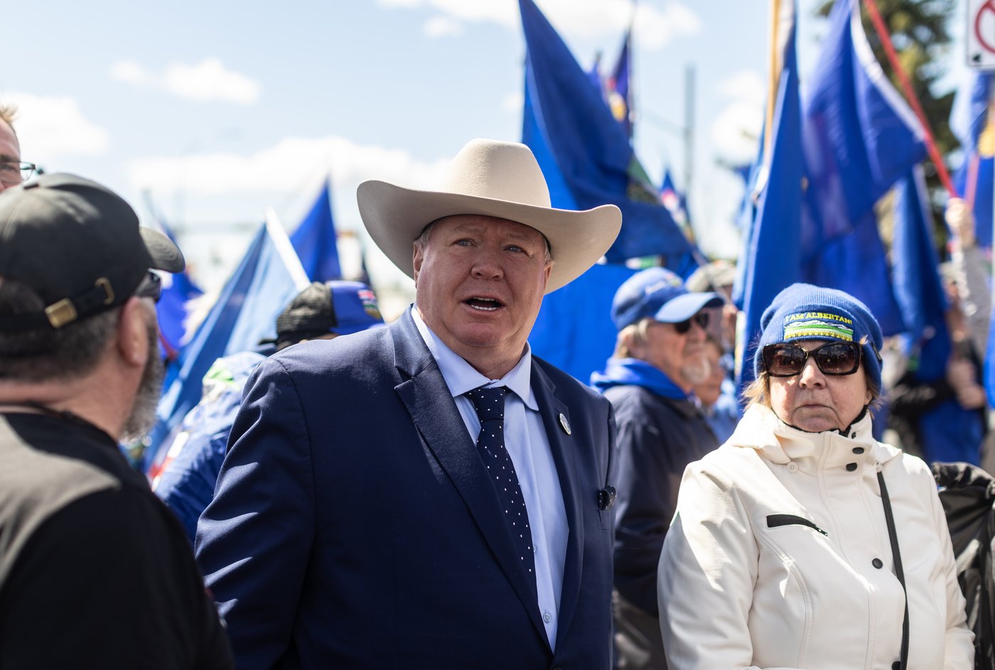 'First step': Alberta separatists deliver referendum petition, tout 300K signatures | iNFOnews.ca