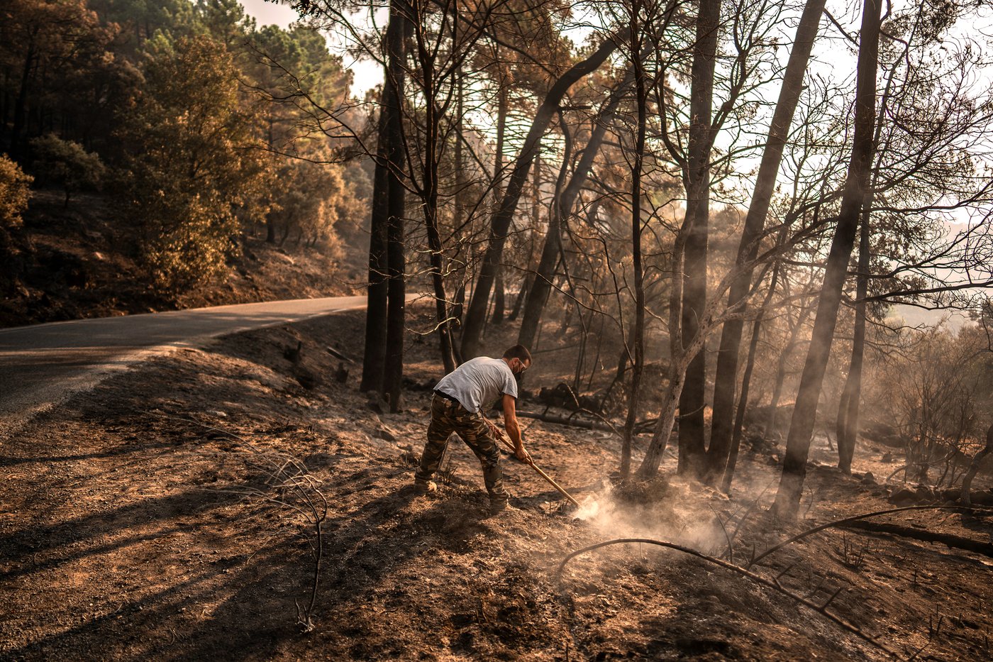 Southern Europe burns as 3 firefighters die and France battles blaze 4 times the size of Paris | iNFOnews.ca Southern Europe burns as 3 firefighters die and France battles blaze 4 times the size of Paris | iNFOnews.ca