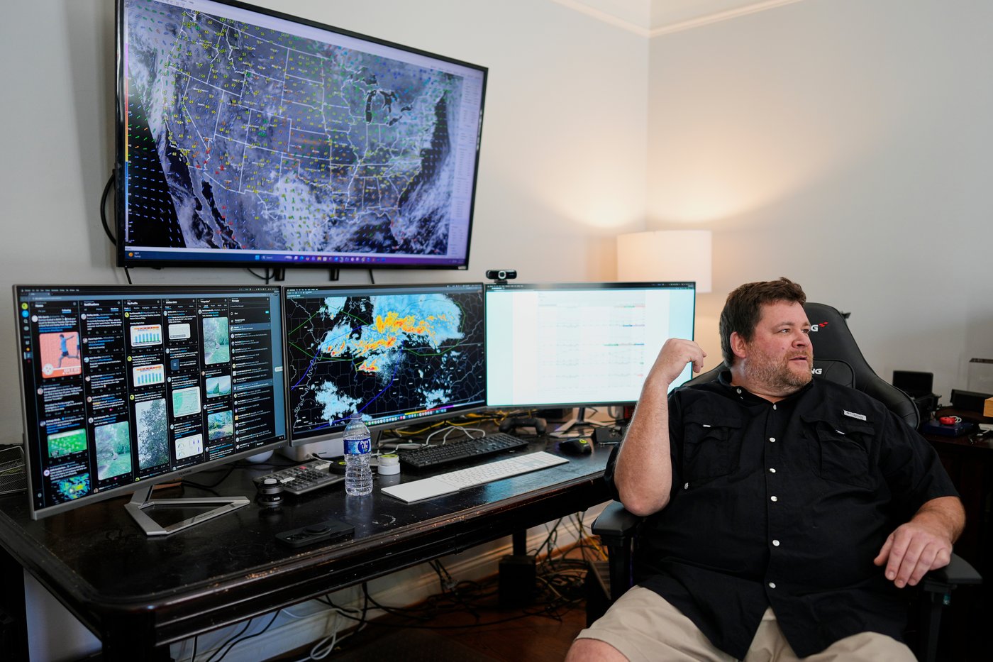 Prepared not scared. Dedicated volunteers in Nashville relay calm, straight-talk info during storms | iNFOnews.ca Prepared not scared. Dedicated volunteers in Nashville relay calm, straight-talk info during storms | iNFOnews.ca