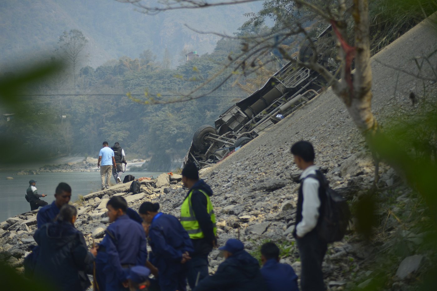 A packed bus plunges off a Nepal highway, killing 19 and injuring 25 | iNFOnews.ca