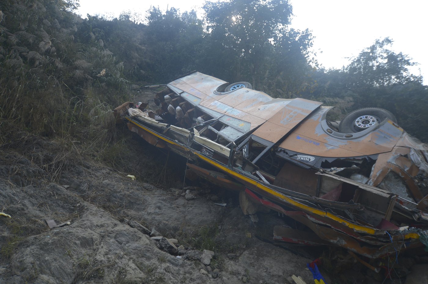 A packed bus plunges off a Nepal highway, killing 19 and injuring 25 | iNFOnews.ca
