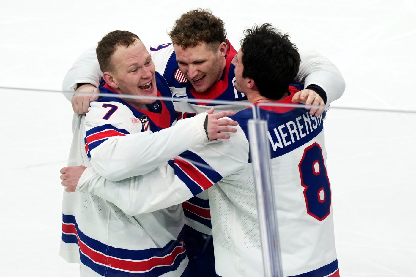Cheers across U.S. after men win first Olympic hockey gold since 1980 | iNFOnews.ca