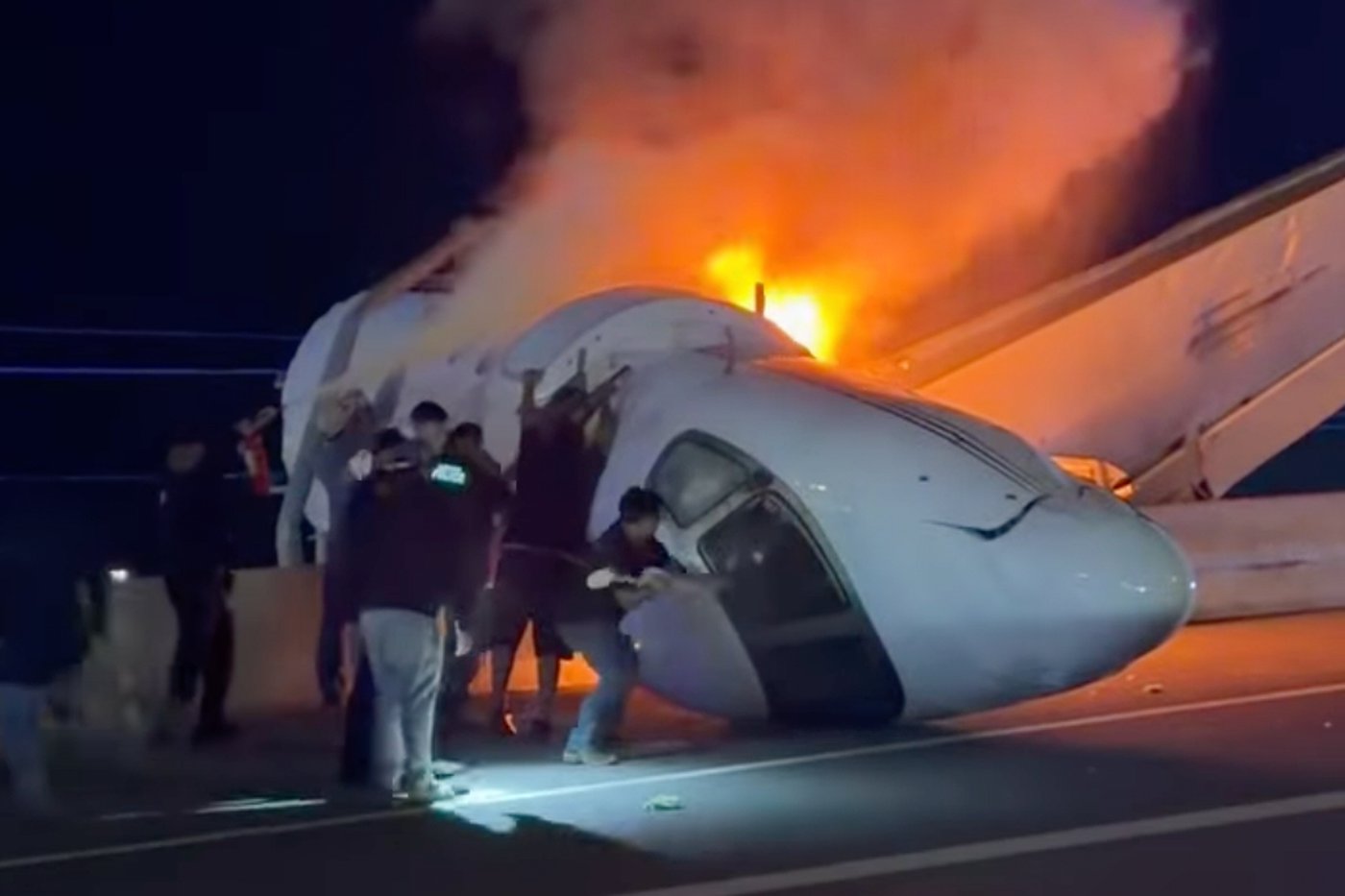 Investigators seek clues in small jet crash that killed 1 in Texas, where bystanders rushed to help | iNwheels