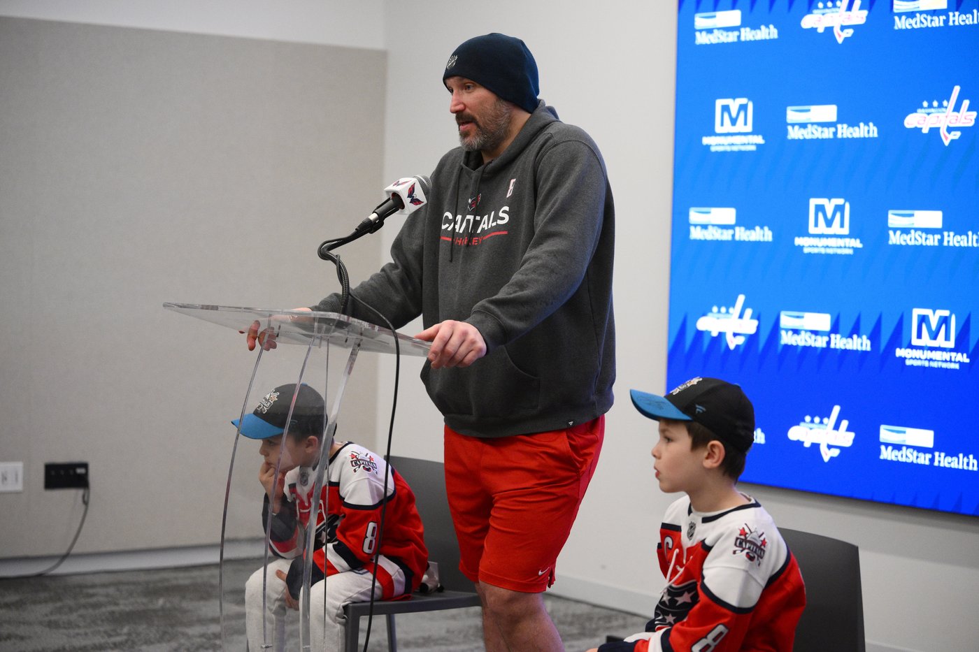 Ovechkin response to fans' request for 1 more year: 'I'll think about it' | iNFOnews.ca