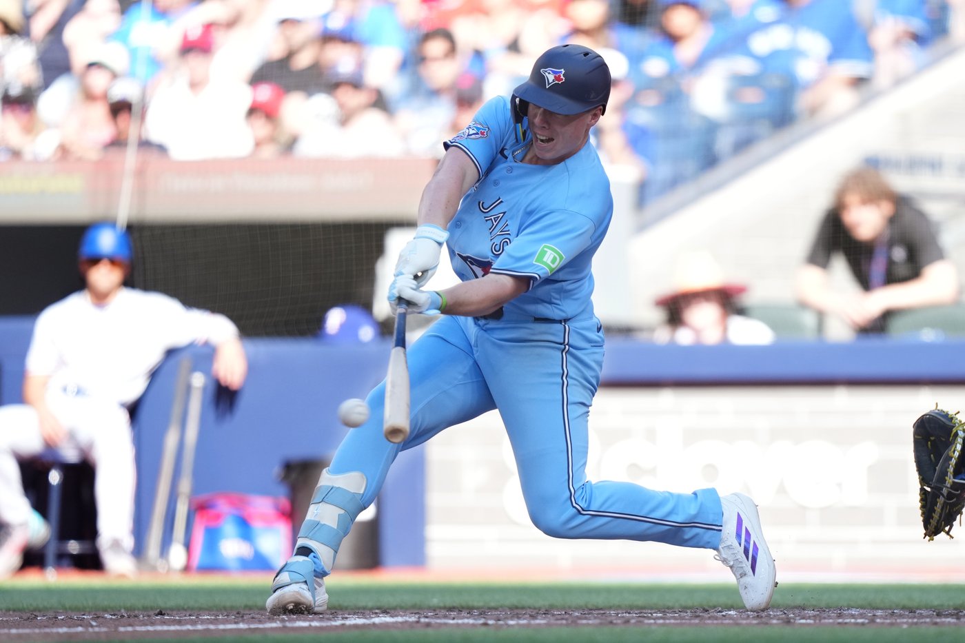 Blue Jays lose fifth straight since returning to .500 as Rangers roll to 7-4 win | iNFOnews.ca
