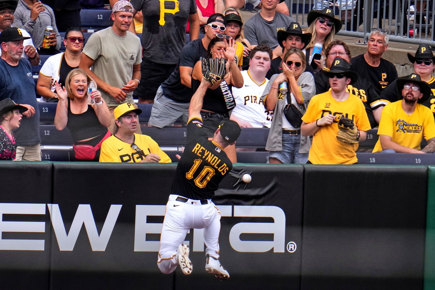 Esmerlyn Valdez homers again as Pirates edge Brewers, 3-2, sweep twinbill from NL Central leaders | iNFOnews.ca Esmerlyn Valdez homers again as Pirates edge Brewers, 3-2, sweep twinbill from NL Central leaders | iNFOnews.ca