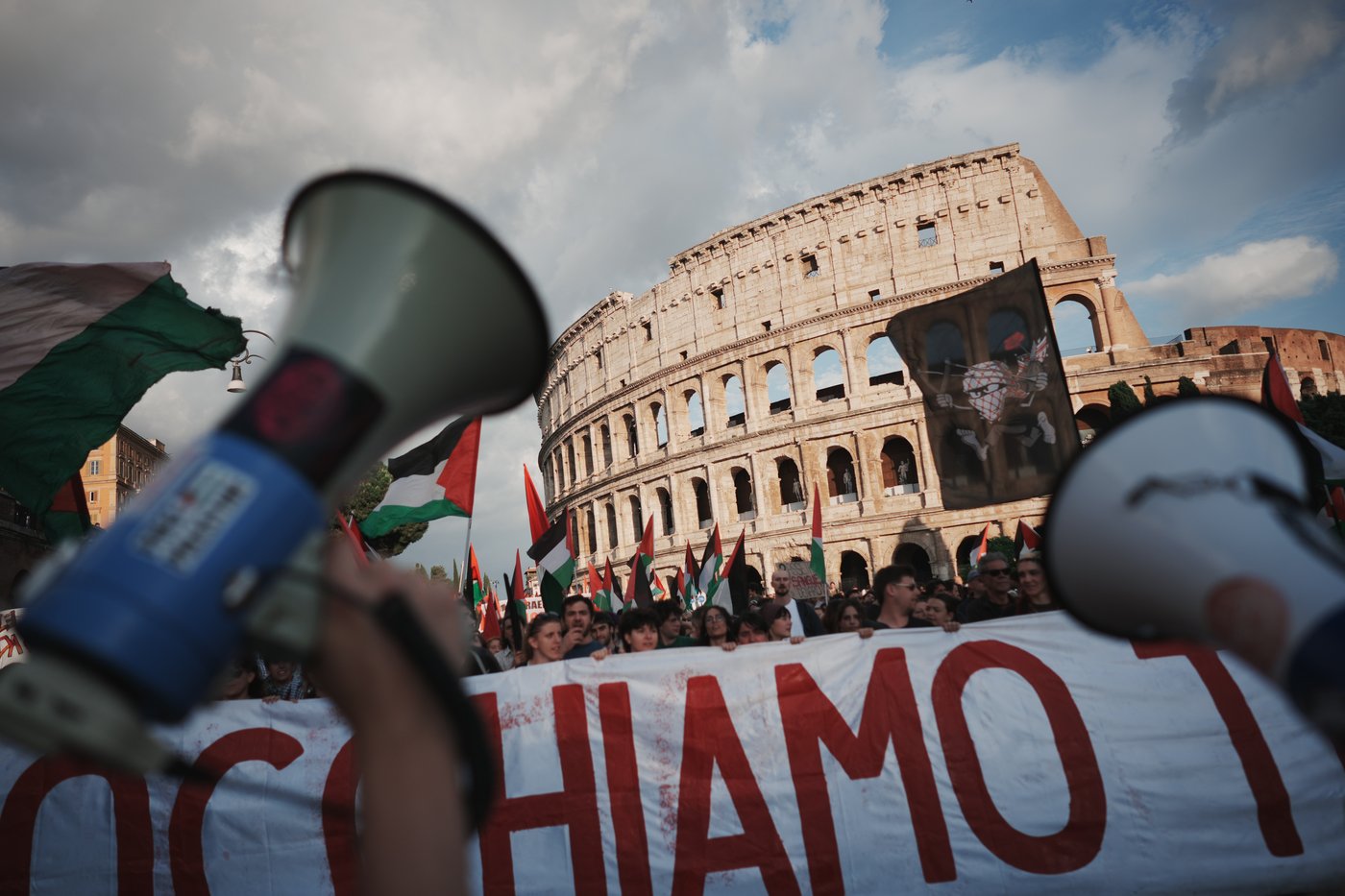 Israeli authorities taking 2 activists from a Gaza-bound flotilla to Israel for questioning | iNFOnews.ca
