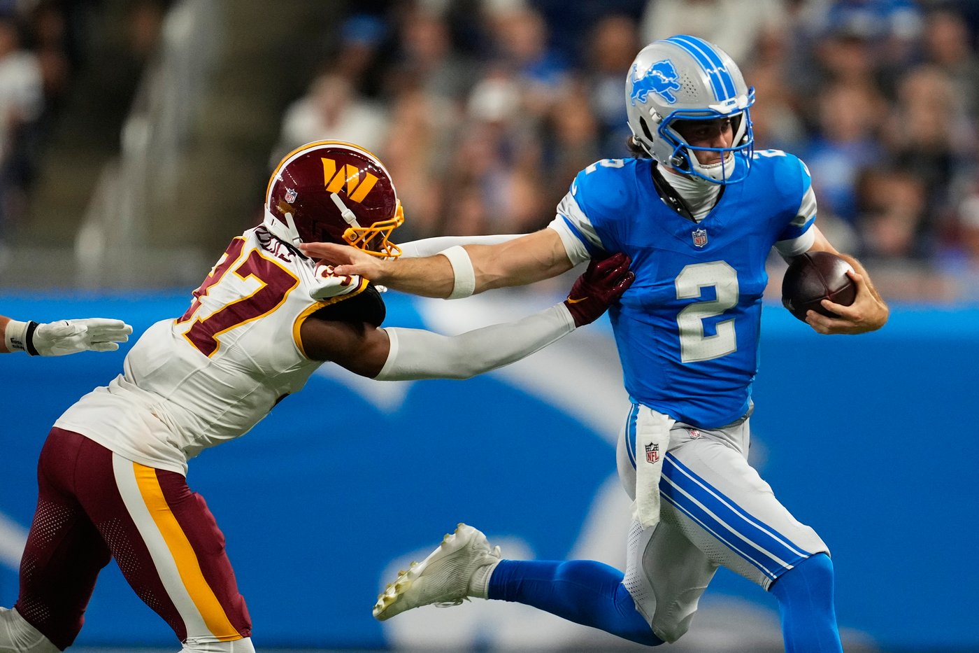 Dobbs overcomes two turnovers with long TD run as Lions beat Commanders, 17-13 | iNFOnews.ca