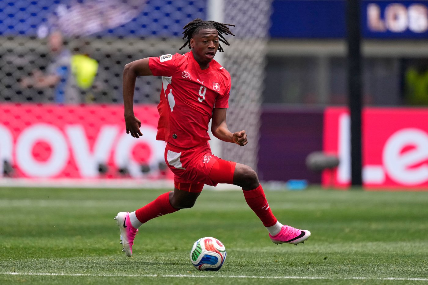 Switzerland coach is coy about whether young star Johan Manzambi will start against Canada | iNFOnews.ca