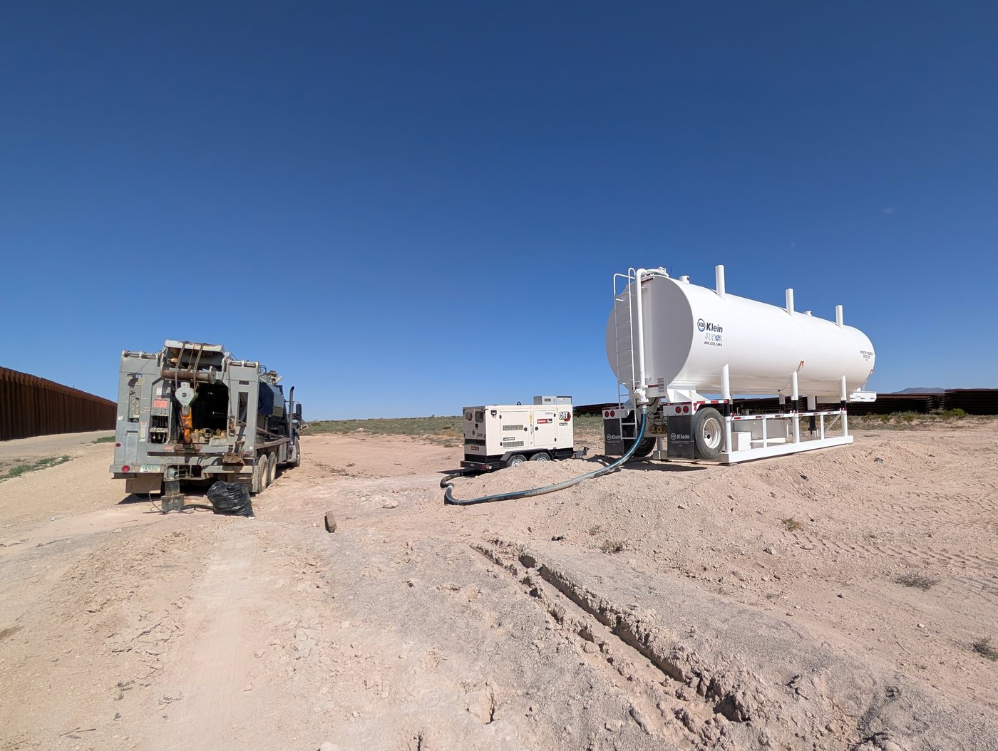 Contractors building border wall ordered to stop drilling wells in drought-stricken New Mexico | iNFOnews.ca
