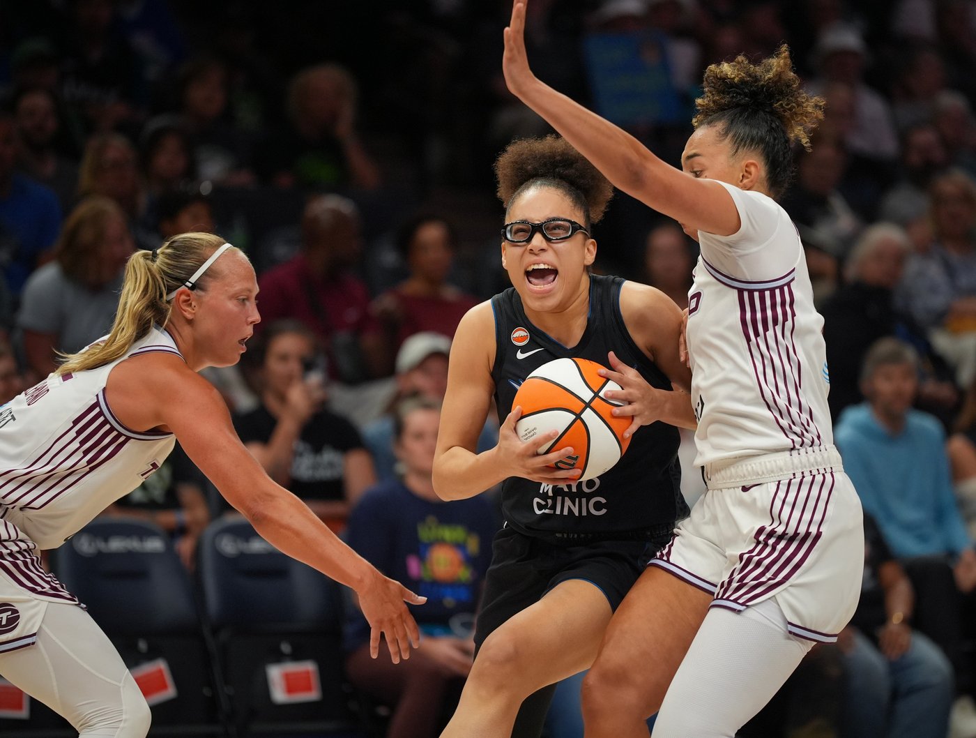 Miles scores 24 points as Lynx beat Tempo 100-93, extend win streak to eight straight | iNFOnews.ca