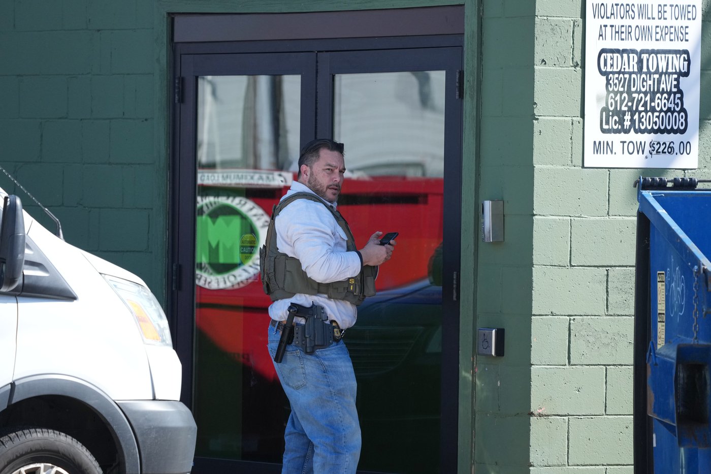 Agents armed with search warrants keep focus on Minnesota in public fraud probe | iNFOnews.ca