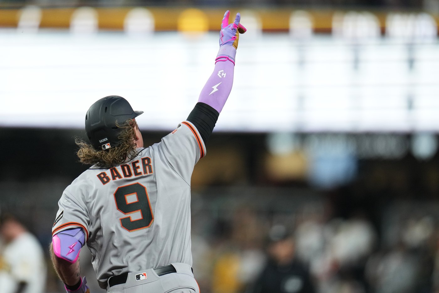Vitello, Giants get 1st win by beating Padres 3-2 as Bader homers off Buehler | iNFOnews.ca