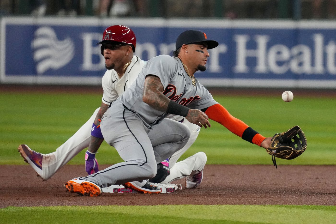 Vitello, Giants get 1st win by beating Padres 3-2 as Bader homers off Buehler | iNFOnews.ca