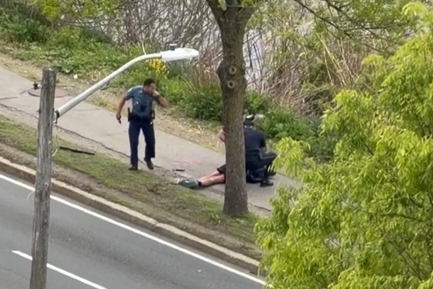 Man with assault rifle wildly shoots at drivers near Boston, wounding 2, officials say | iNFOnews.ca