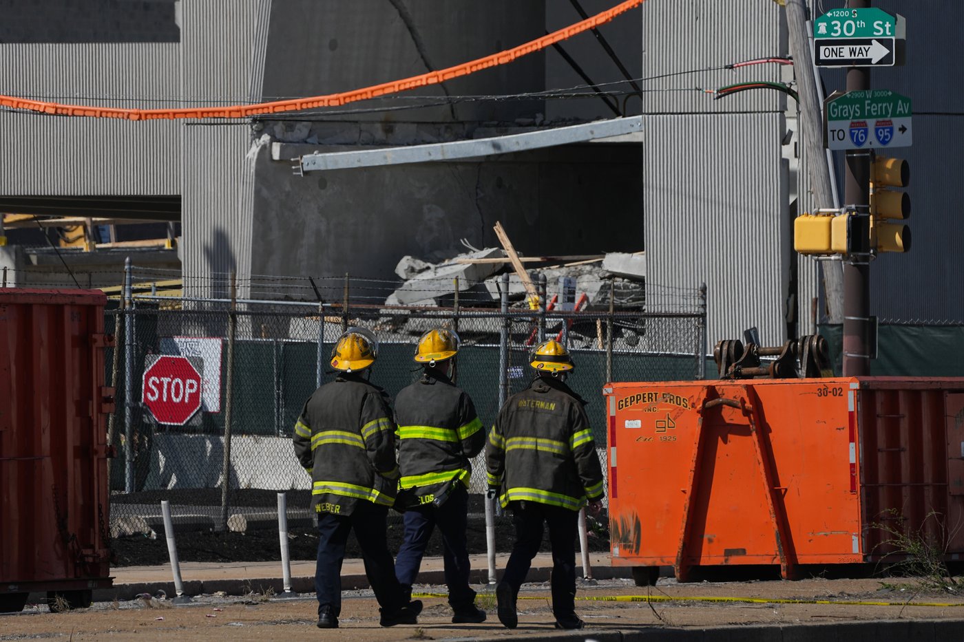 Bodies of 2 workers found days after partial collapse at parking garage being built in Philadelphia | iNFOnews.ca