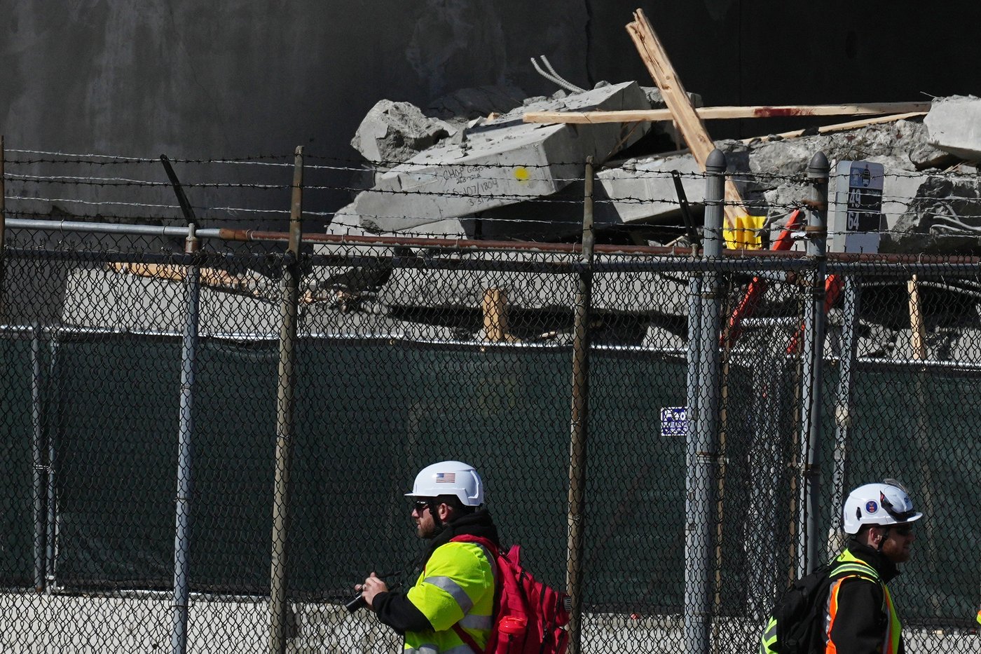 Bodies of 2 workers found days after partial collapse at parking garage being built in Philadelphia | iNFOnews.ca