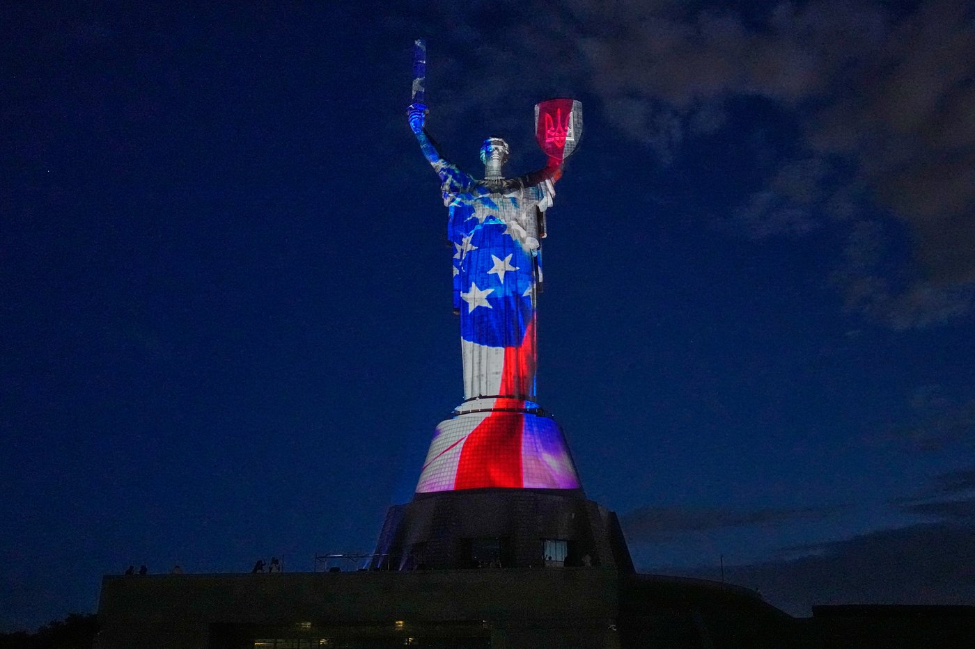 Despite stormy weather, America marks 250 years of independence, in photos | iNFOnews.ca