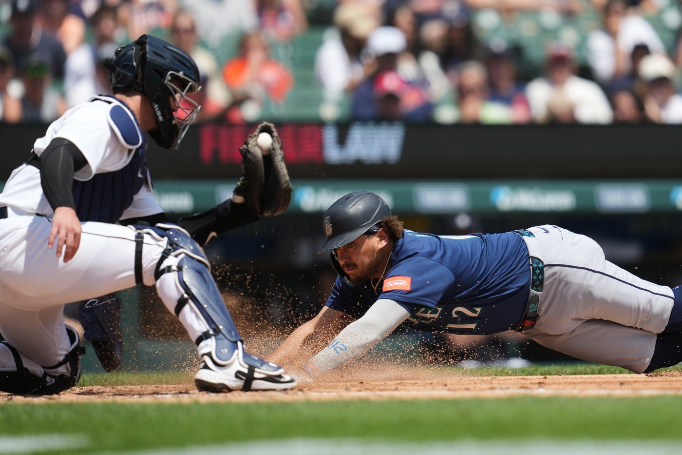 Bryce Miller and Dominic Canzone lead the Mariners to a 4-0 win over the Tigers | iNFOnews.ca