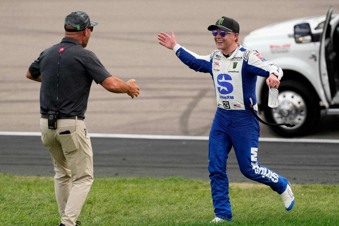 Ty Gibbs holds on to win NASCAR Cup Series race at Iowa Speedway | iNFOnews.ca