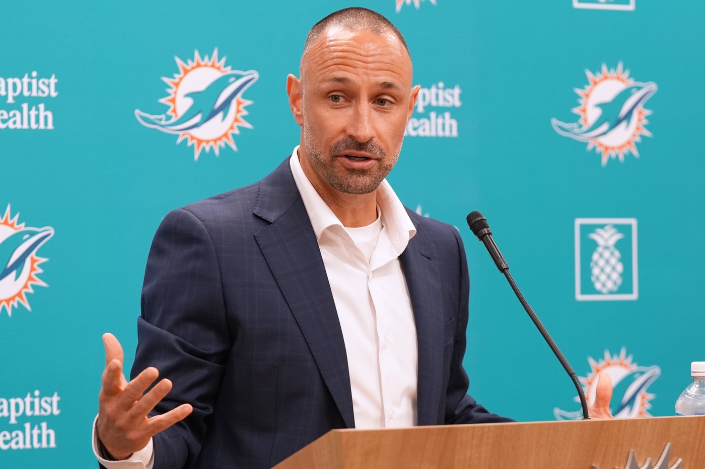 Rebuilding Dolphins select OT Kadyn Proctor and CB Chris Johnson in 1st round of NFL draft | iNFOnews.ca