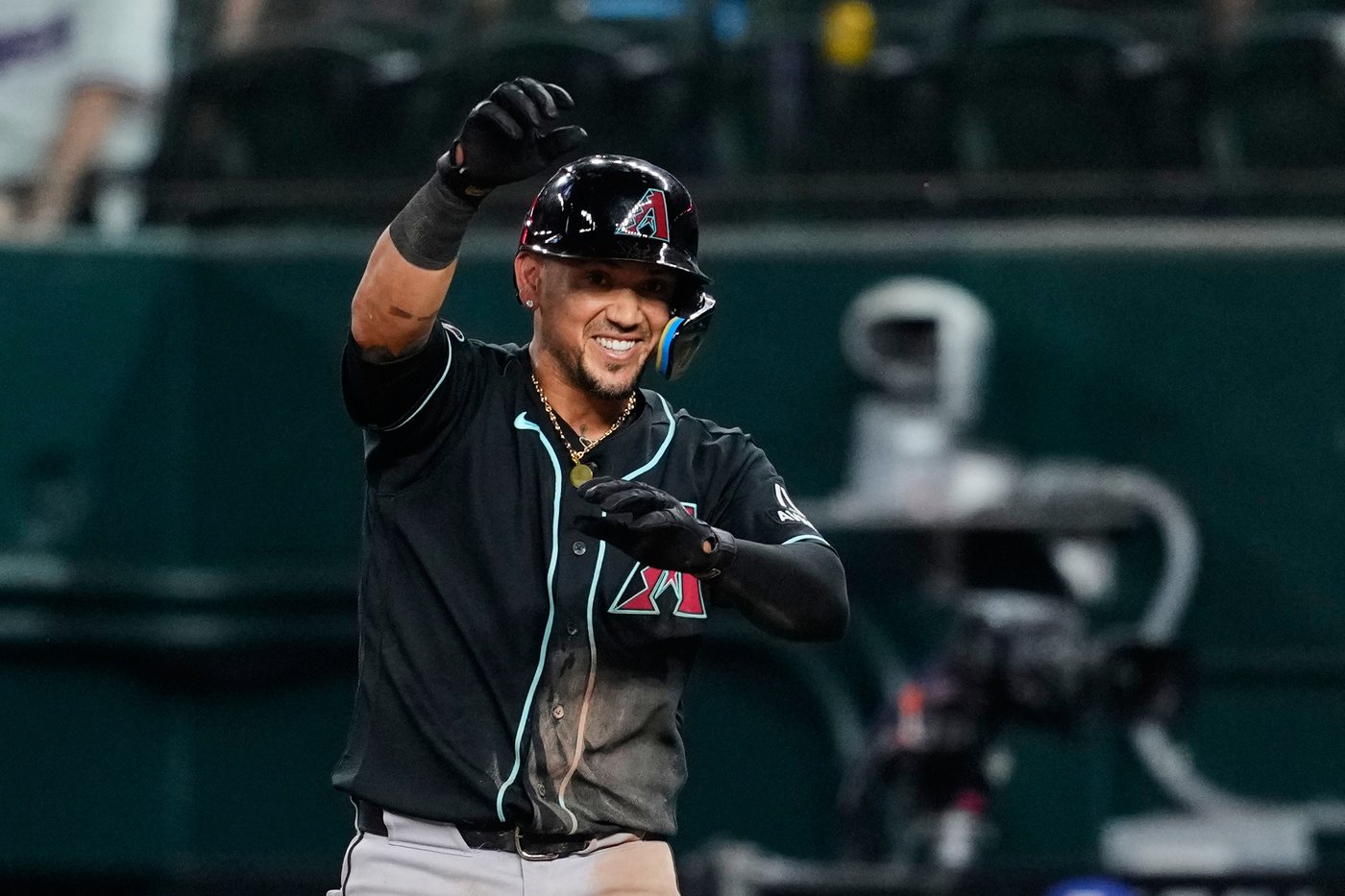 Danny Jansen's single gives Rangers a 6-5 win over Dbacks after both teams score 3 runs in 9th | iNFOnews.ca