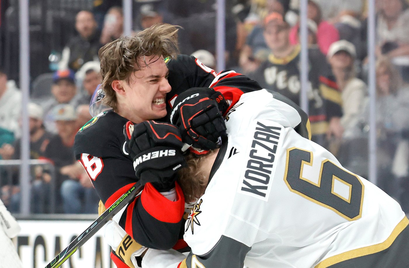 Dorofeyev powers Golden Knights past Blackhawks 4-0 as Hill ends shutout drought | iNFOnews.ca