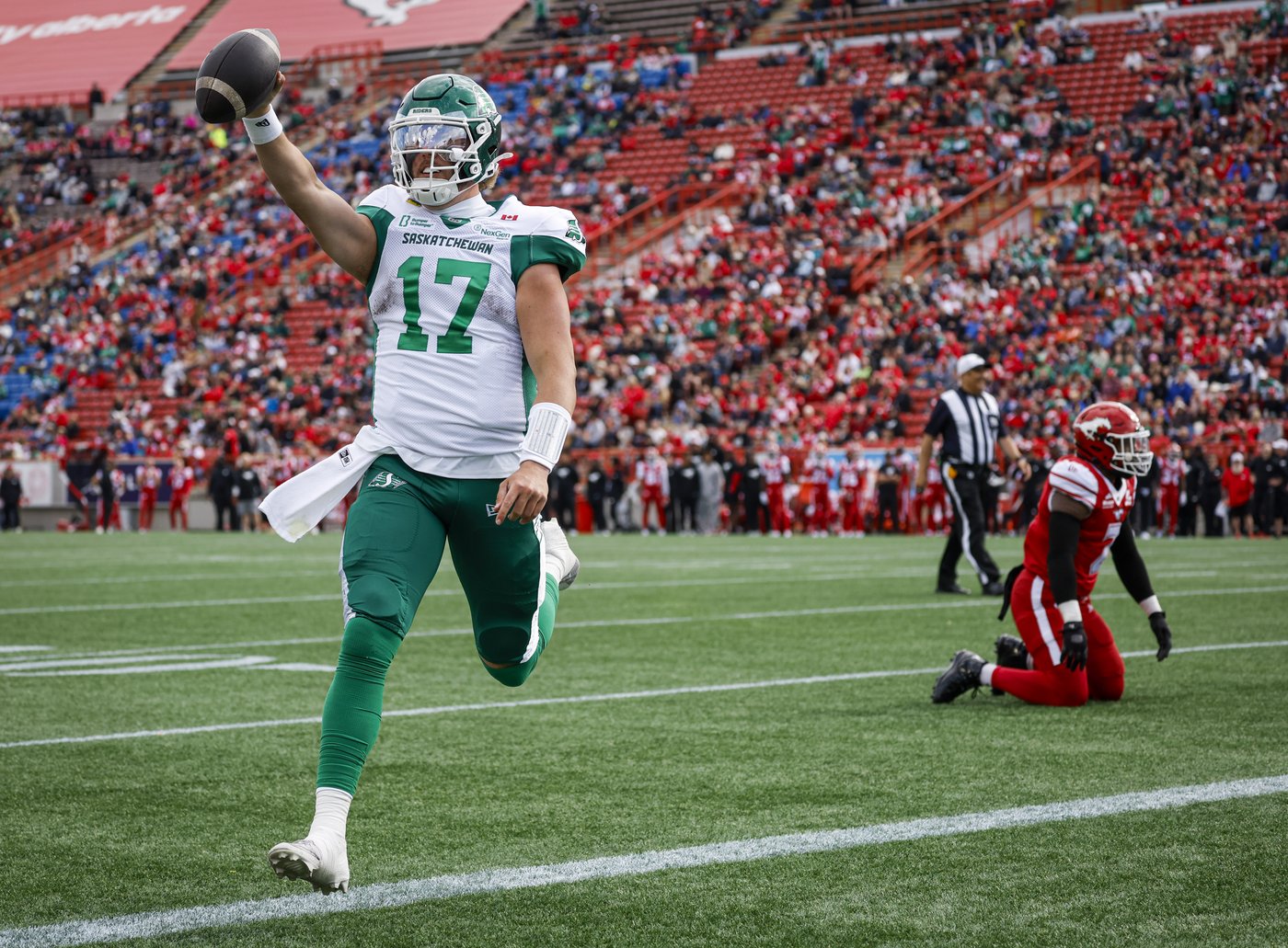 Roughriders fend off Stampeders' comeback and stiff wind at McMahon for 40-37 OT win | iNFOnews.ca