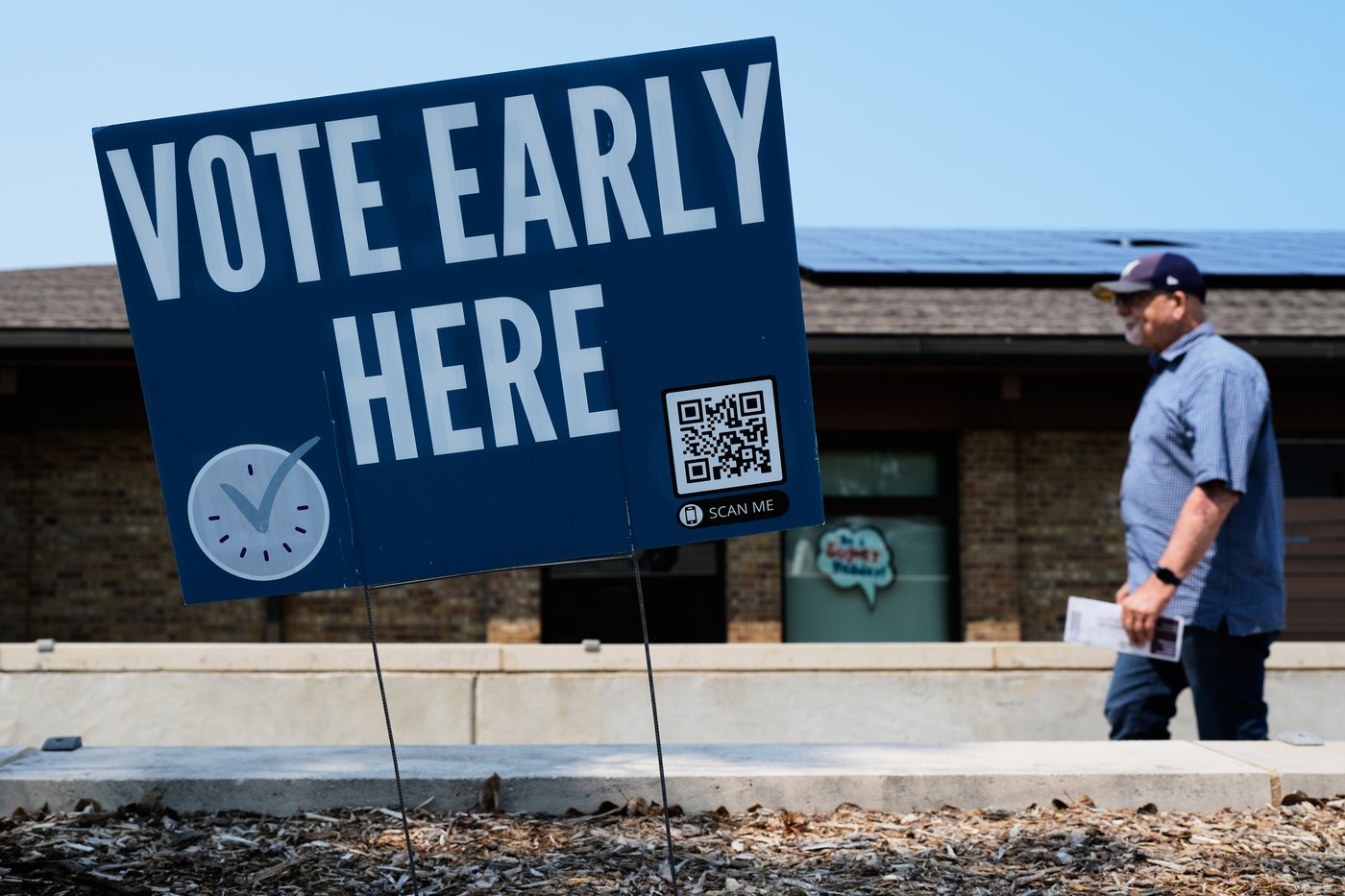 Wisconsin Democrats casting early ballots are divided over whether democratic socialist can win | iNFOnews.ca Wisconsin Democrats casting early ballots are divided over whether democratic socialist can win | iNFOnews.ca