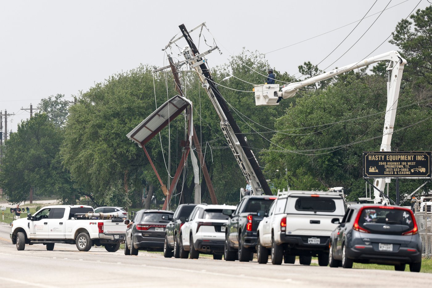 Fast-moving storms batter the Midwest, flooding streets and stranding commuters | iNFOnews.ca