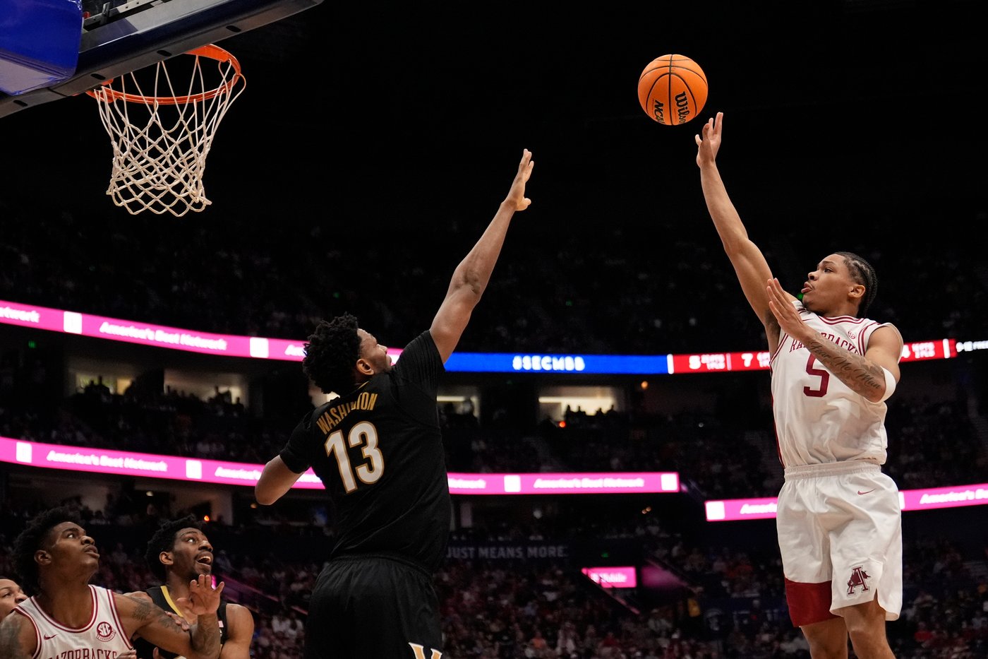 Arkansas tops Vanderbilt 86-75 to win SEC Tournament title | iNFOnews.ca