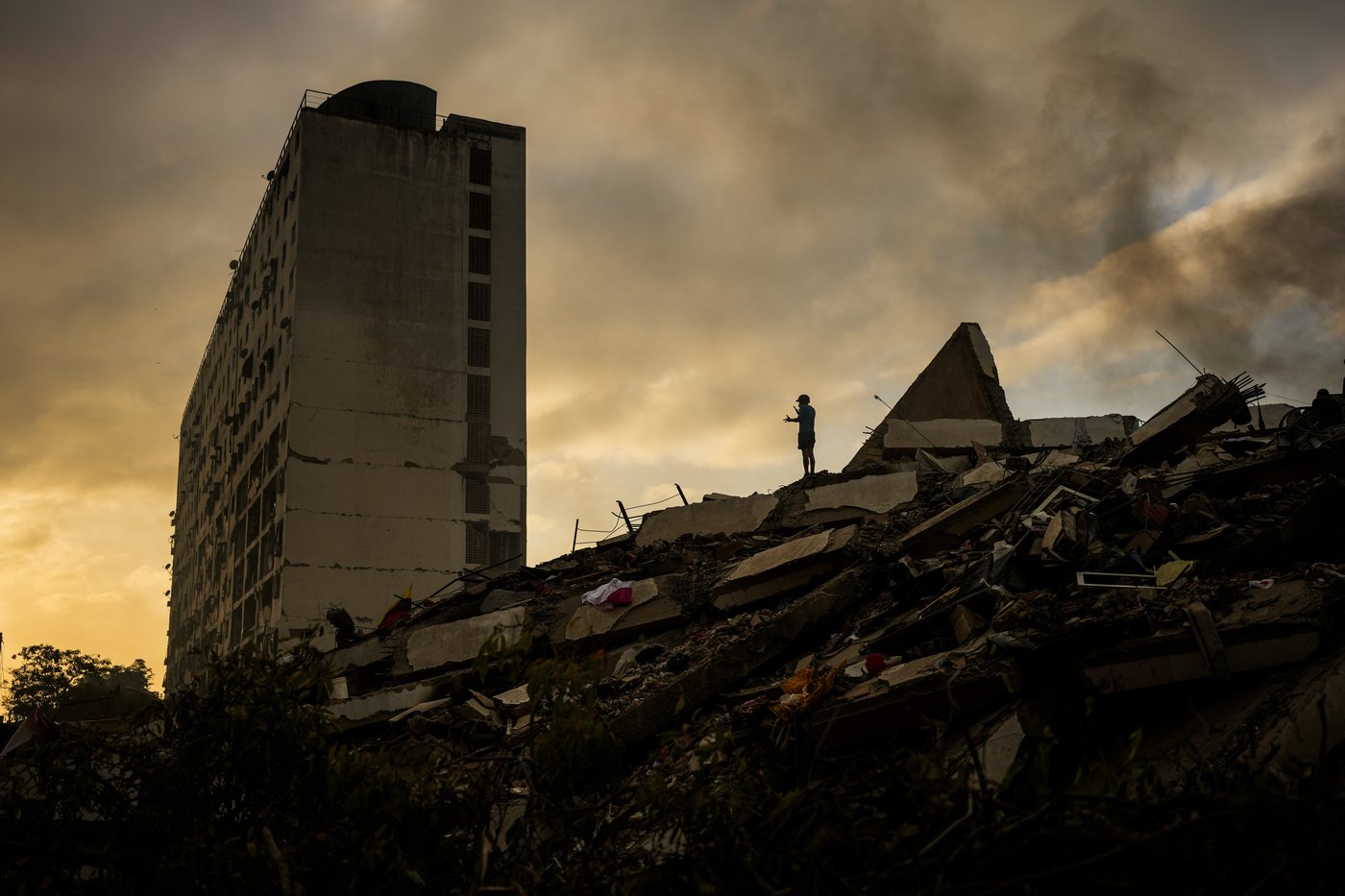 Fallout from Venezuela's earthquakes turns political as opposition leader Machado seeks return | iNFOnews.ca