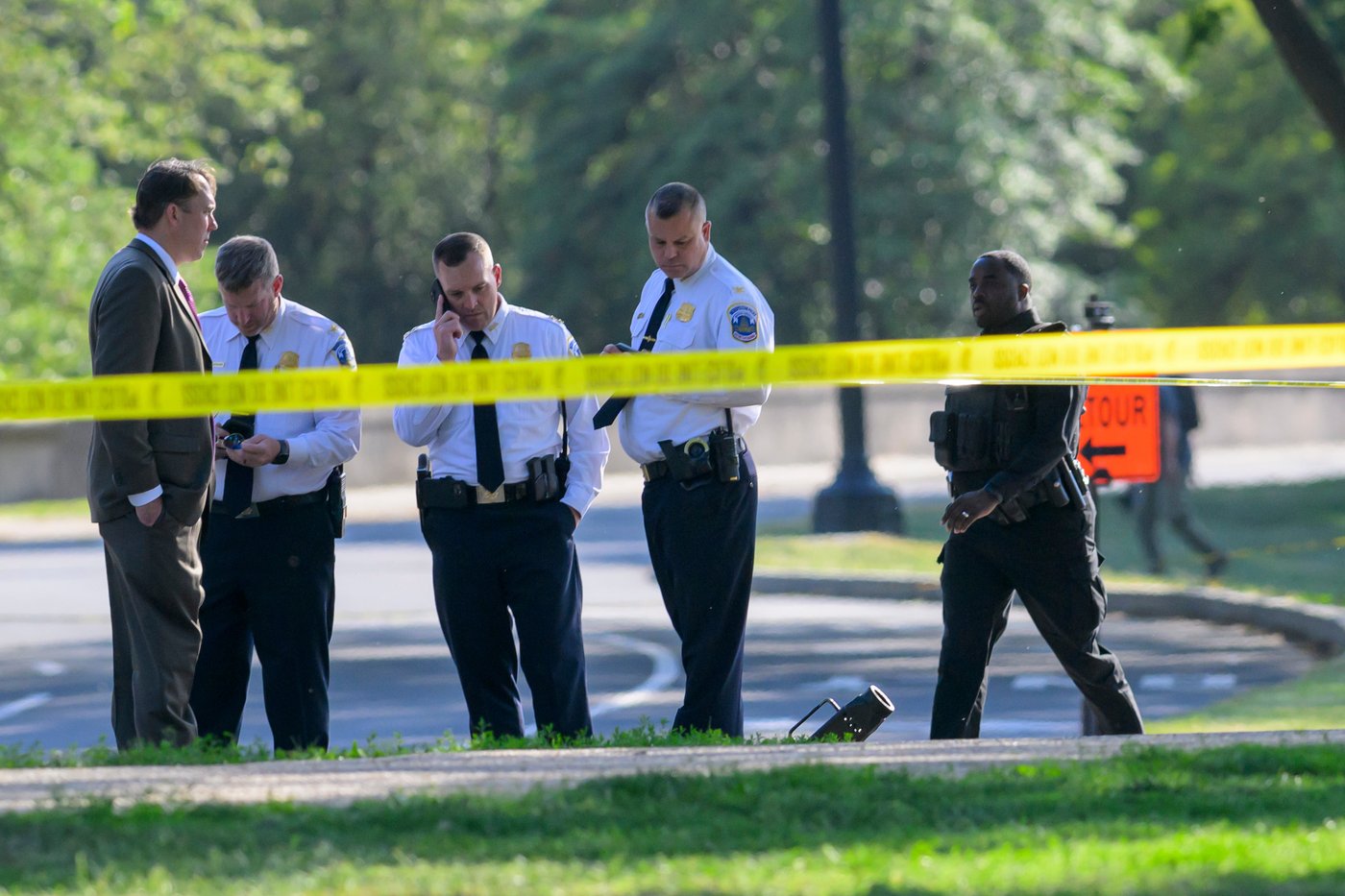 Man charged in DC shooting was walking along the path of Vance's motorcade, agent says | iNFOnews.ca