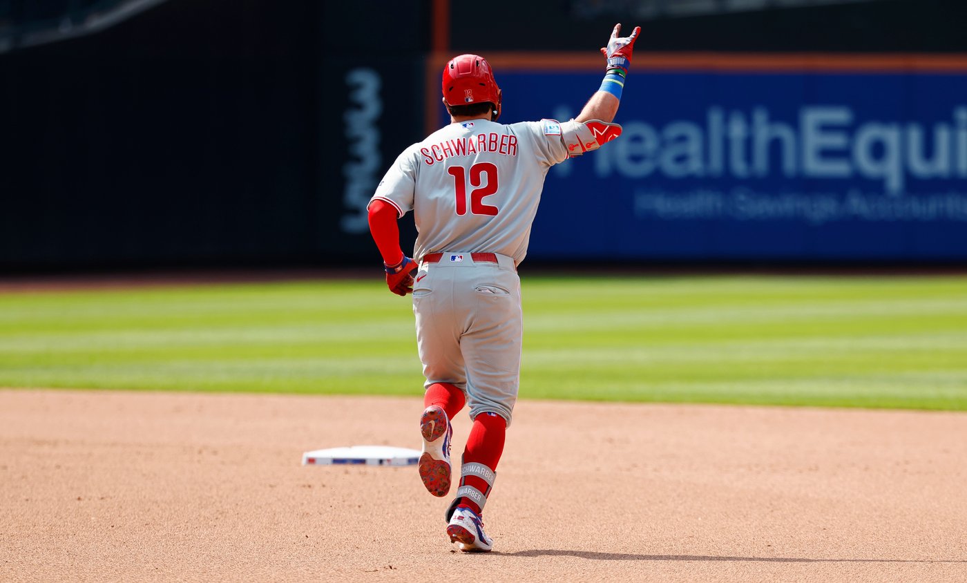 Kyle Schwarber sets Phillies record with MLB-best 30th homer in 5-4 win over Mets | iNFOnews.ca