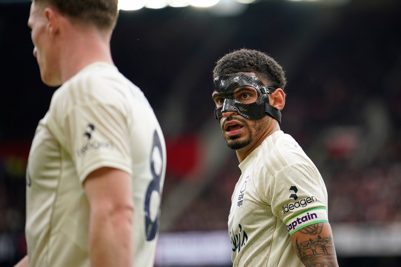 Fernandes ties assist record and another VAR controversy as Man United beat Forest | iNFOnews.ca