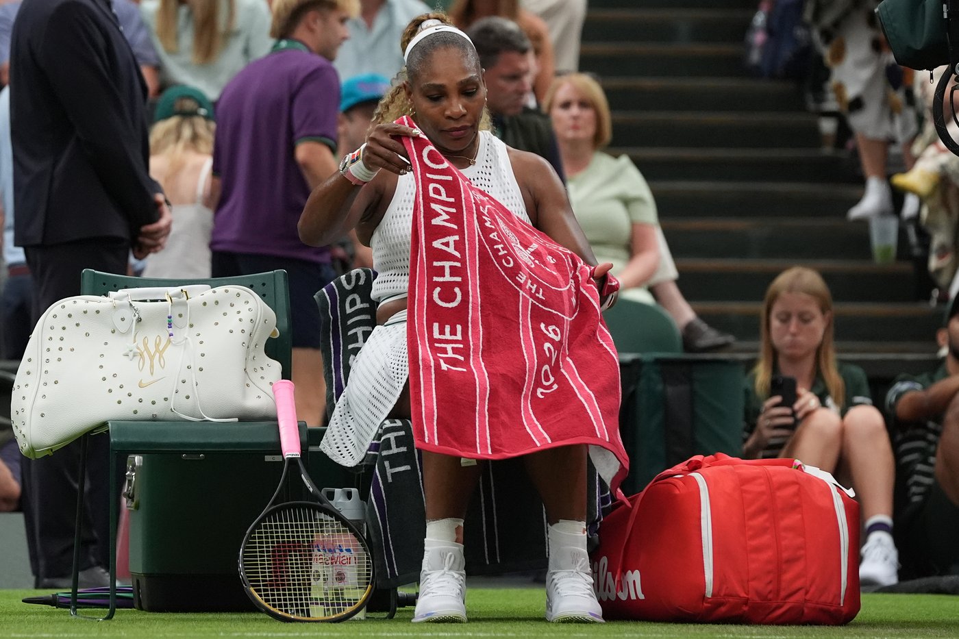 Serena Williams wins praise from fellow pros at Wimbledon after 1st singles match in nearly 4 years | iNFOnews.ca Serena Williams wins praise from fellow pros at Wimbledon after 1st singles match in nearly 4 years | iNFOnews.ca