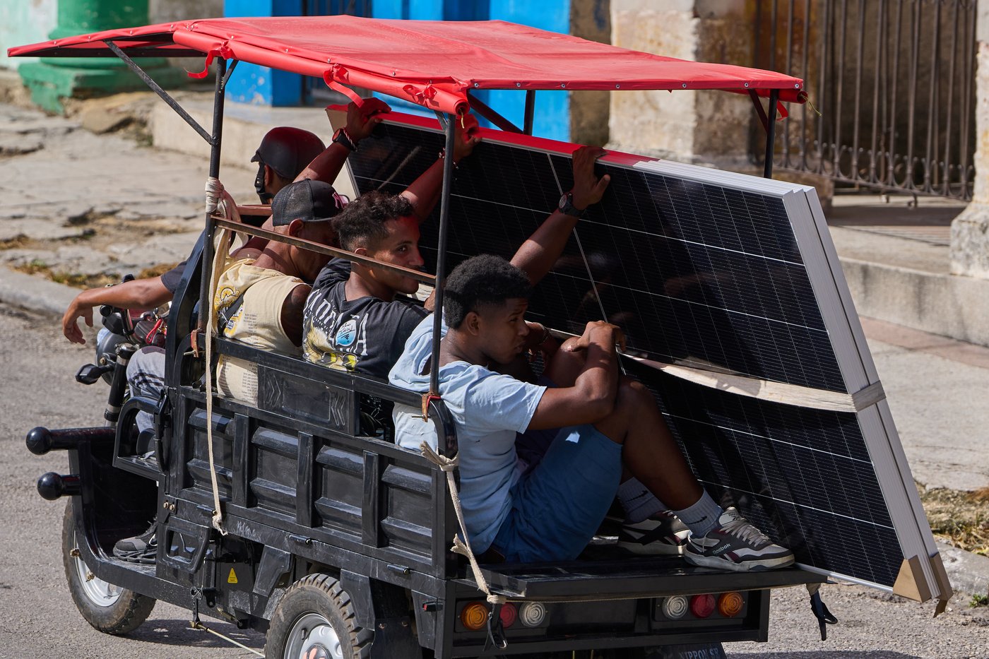 Solar-powered tricycles help Cubans navigate fuel shortages and blackouts | iNwheels Solar-powered tricycles help Cubans navigate fuel shortages and blackouts | iNwheels