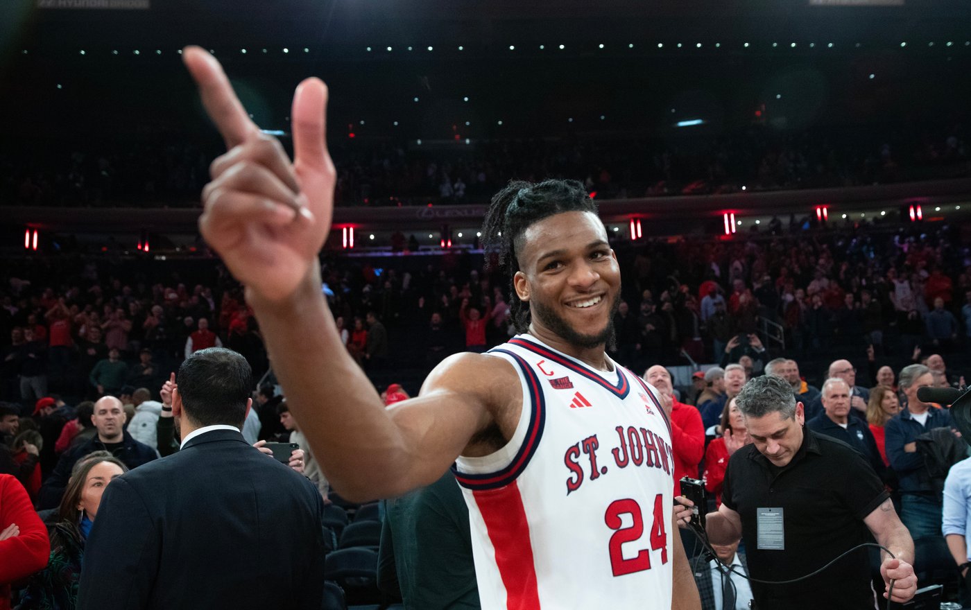 Ejiofor leads No. 22 St. John's past No. 3 UConn 81-72 at MSG, ending Huskies' 18-game win streak | iNFOnews.ca