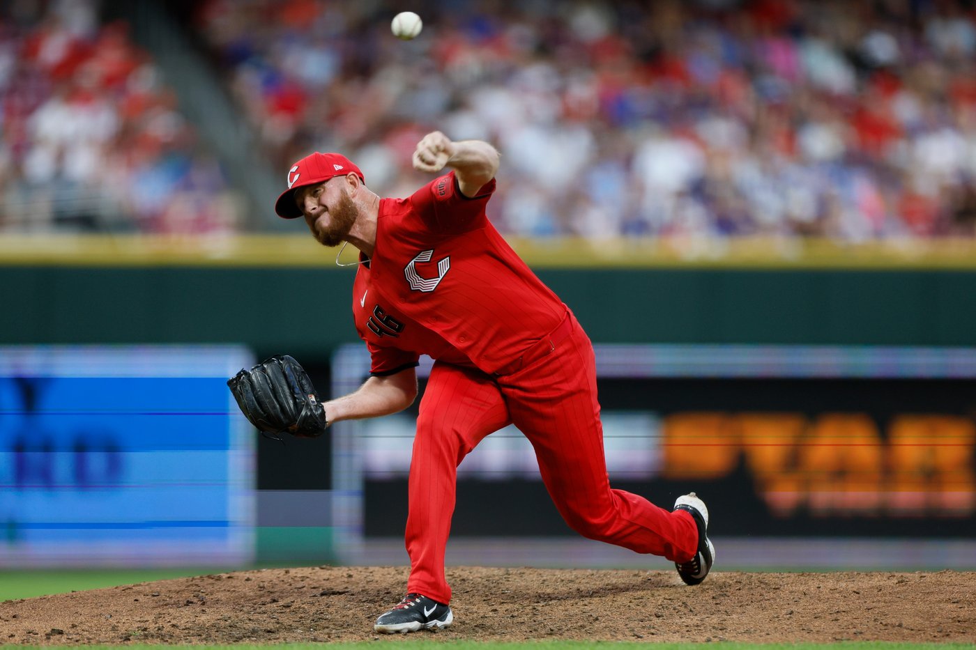 Reds' Ferguson apologizes for outburst toward umpire Bill Miller that went viral | iNFOnews.ca