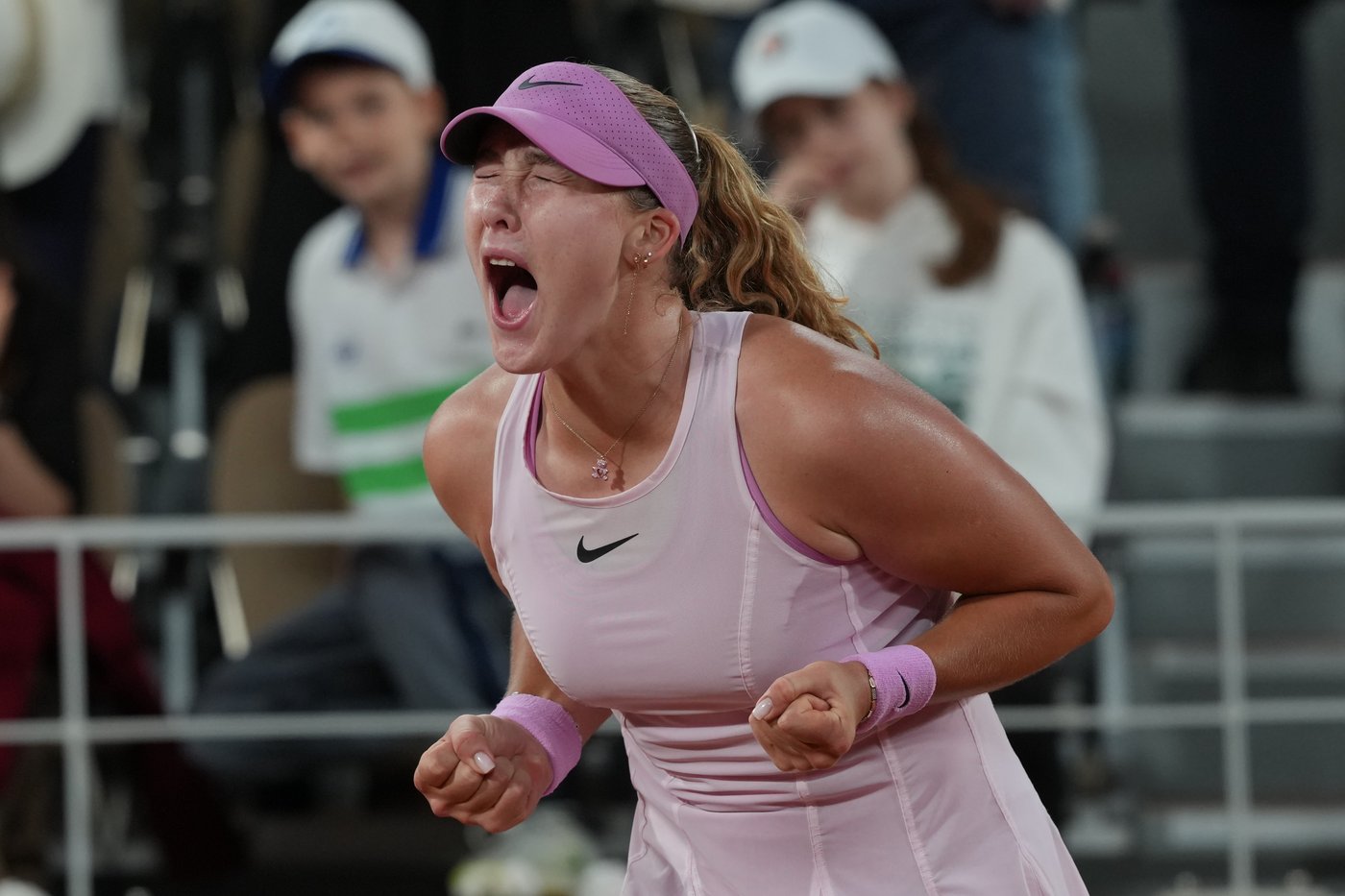 Mirra Andreeva's new calm meets surprise package Maja Chwalinska in French Open final | iNFOnews.ca