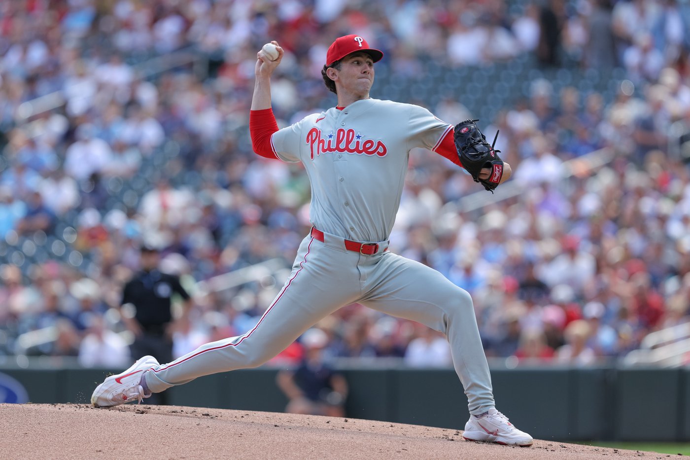 De La Cruz hits go-ahead single, Phillies overcome five-run deficit to beat Minnesota 7-5 | iNFOnews.ca