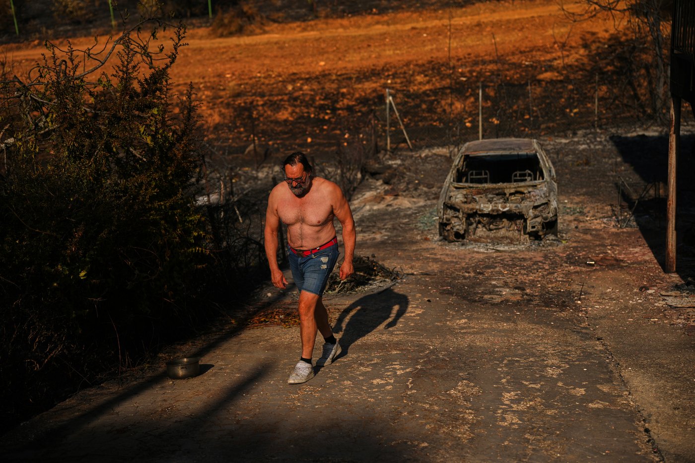 Fotos mostram destruição causada por incêndios florestais na Grécia enquanto incêndios se espalham pela Europa e partes dos EUA | iNwheels